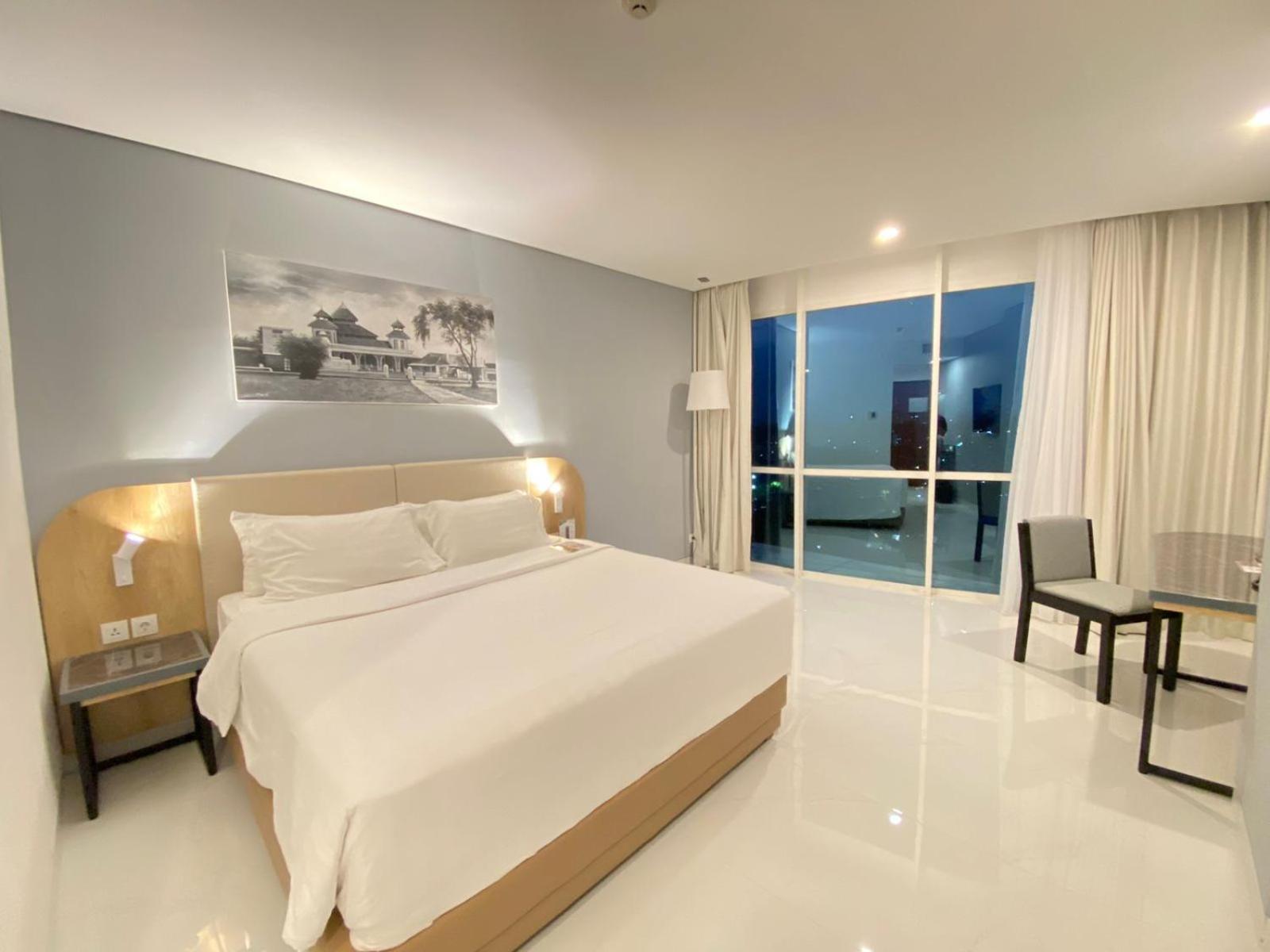 Hotel The 1o1 Oj